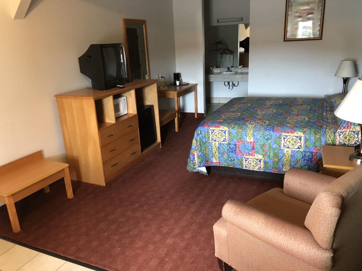 Whitesboro Inn Extérieur photo